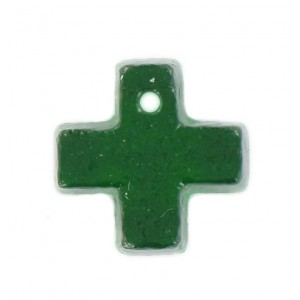 Cross pendant emerald 15 mm